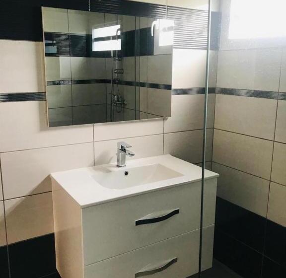 تختخواب و صبحانه River Side