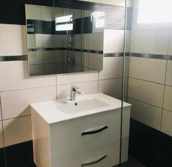 تختخواب و صبحانه River Side