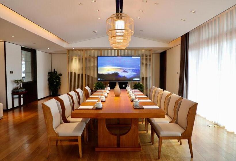 Отель G Luxe By Gloria Taimei Suzhou