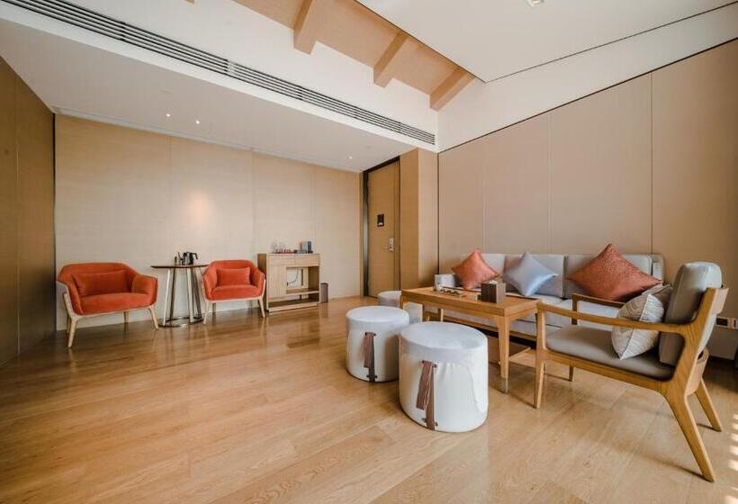 Отель G Luxe By Gloria Taimei Suzhou