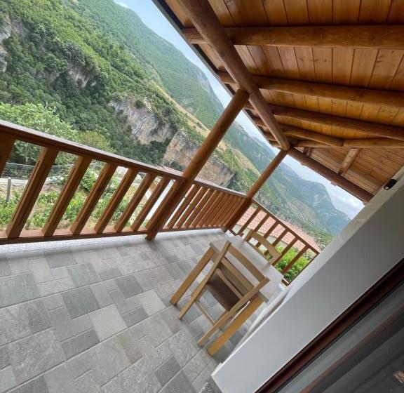 پانسیون Guest House Bracaj