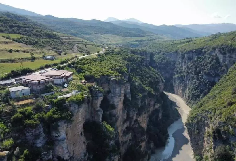 ペンション Guest House Bracaj