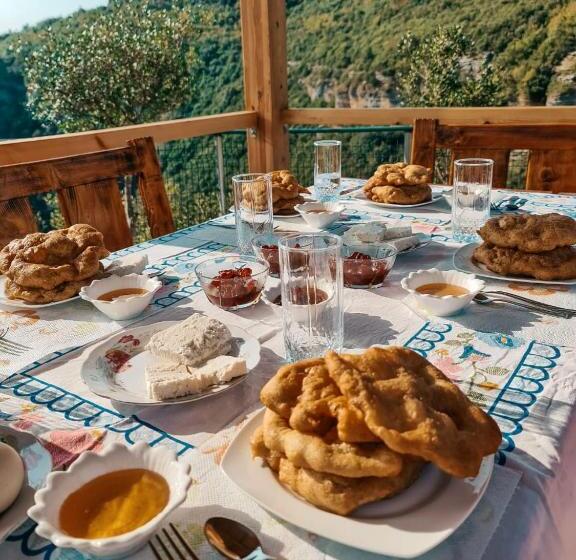 پانسیون Guest House Bracaj