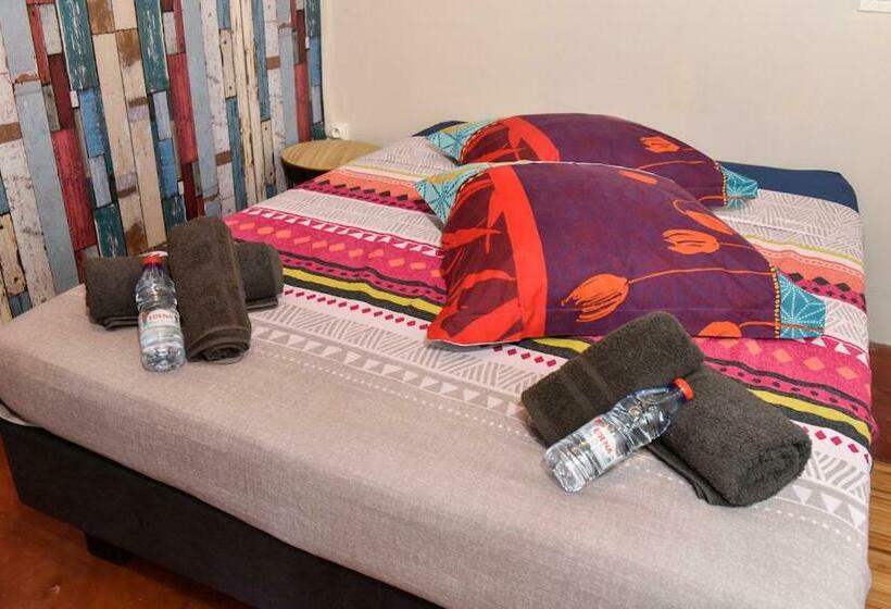 پانسیون La Maison Des Oeillets Aéroport Roland Garros