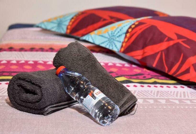 پانسیون La Maison Des Oeillets Aéroport Roland Garros