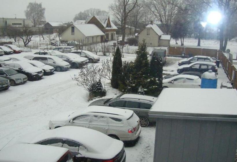 پانسیون Valet Apartment