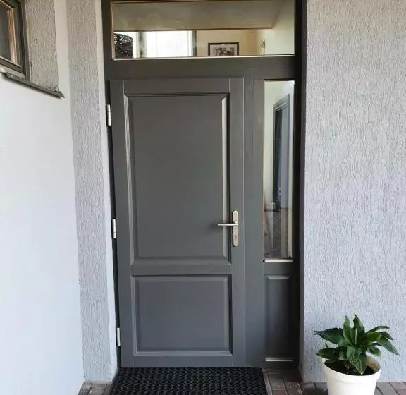 پانسیون Valet Apartment