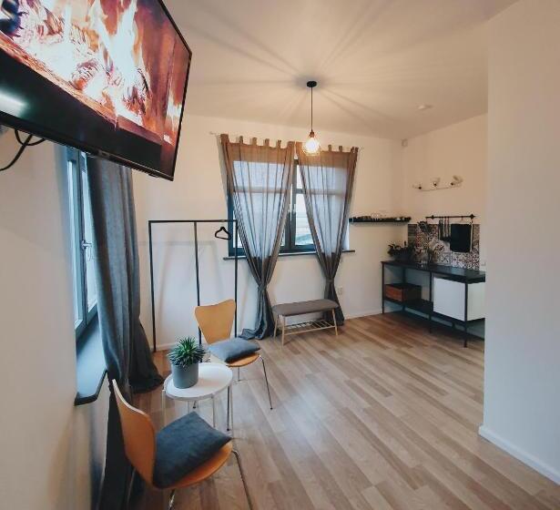 پانسیون Valet Apartment