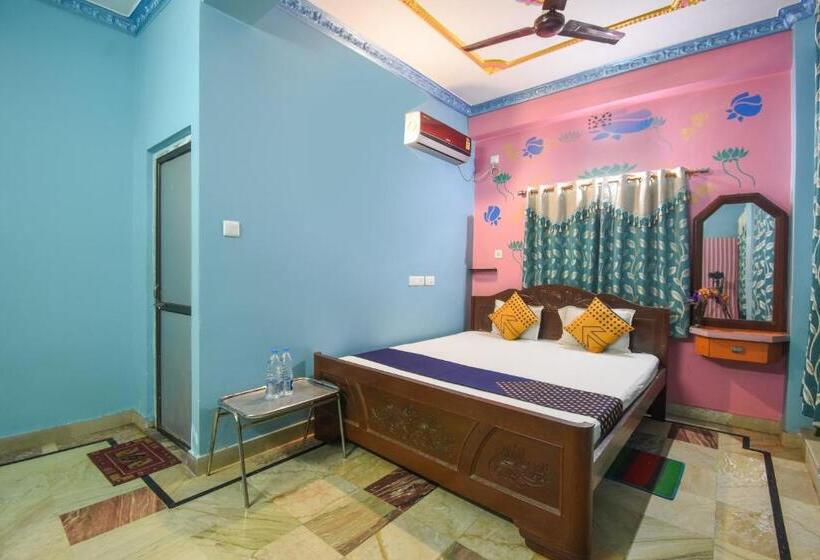 Hotelli Oyo Flagship 68145 Sabuj Sathi Guest House