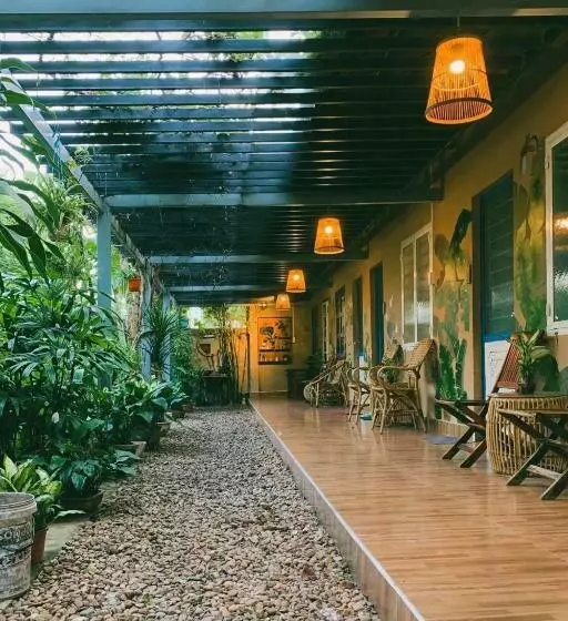 هتل Trại Hoa Vàng Homestay At Tuy Hòa Phú Yên