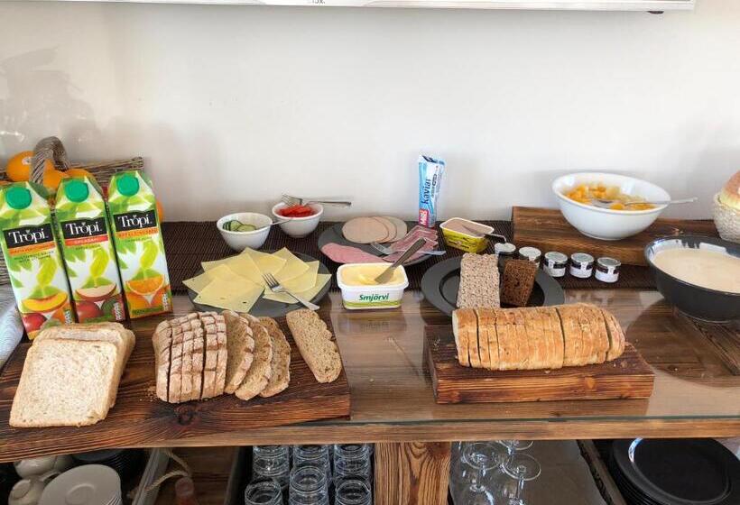 تختخواب و صبحانه Hrafnavellir Guest House