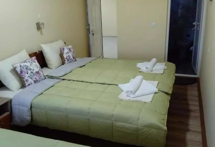 Hostel „ж