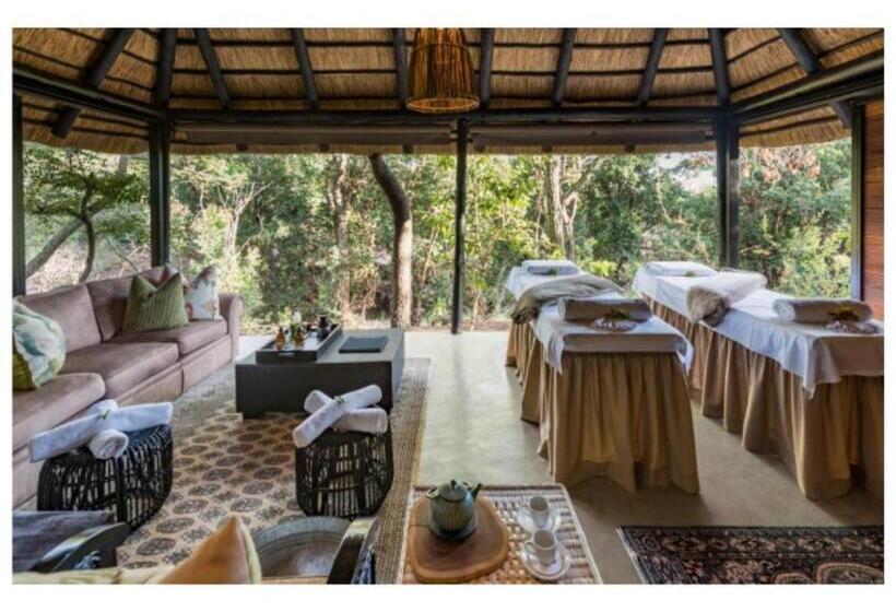 Отель Ndlovu Safari Lodge