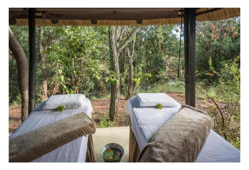 Отель Ndlovu Safari Lodge