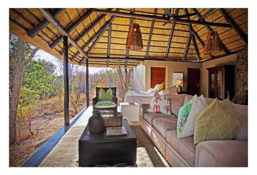 Отель Ndlovu Safari Lodge