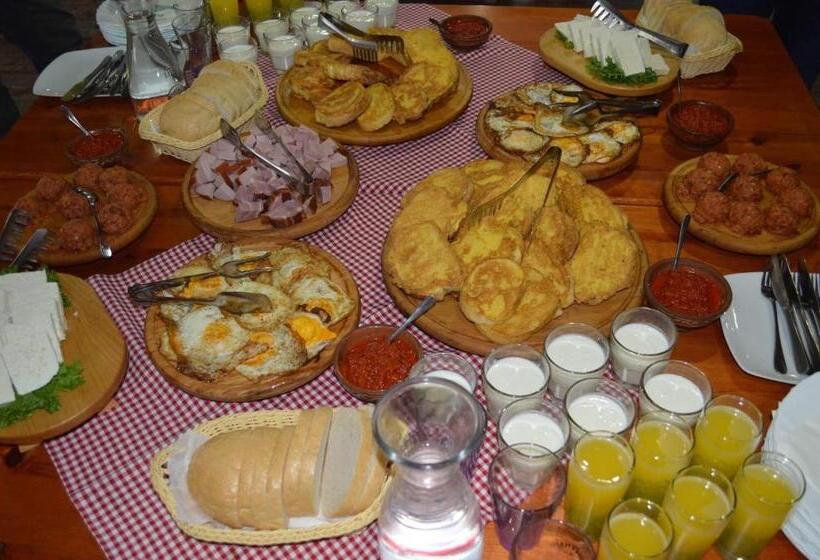 مُتل Etno Restoran Ranc