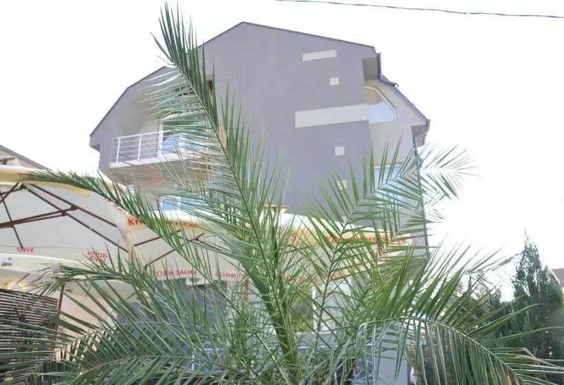 پانسیون Villa Grazia