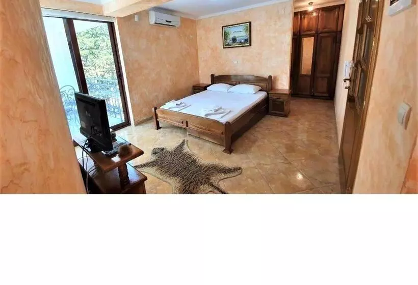 Villa M