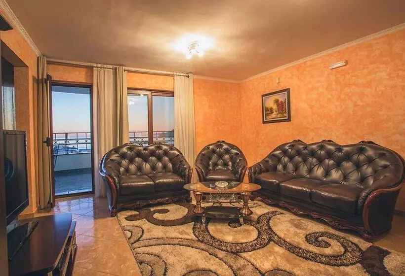 Villa M