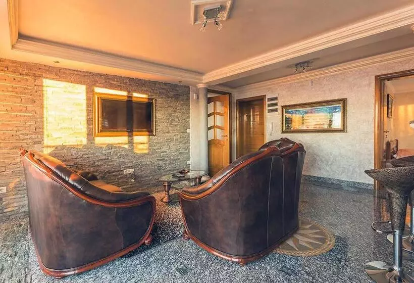 Villa M