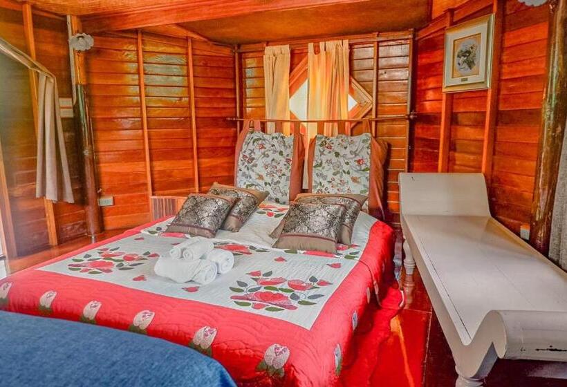 Kaengkrachan Boathouse Paradise Resort