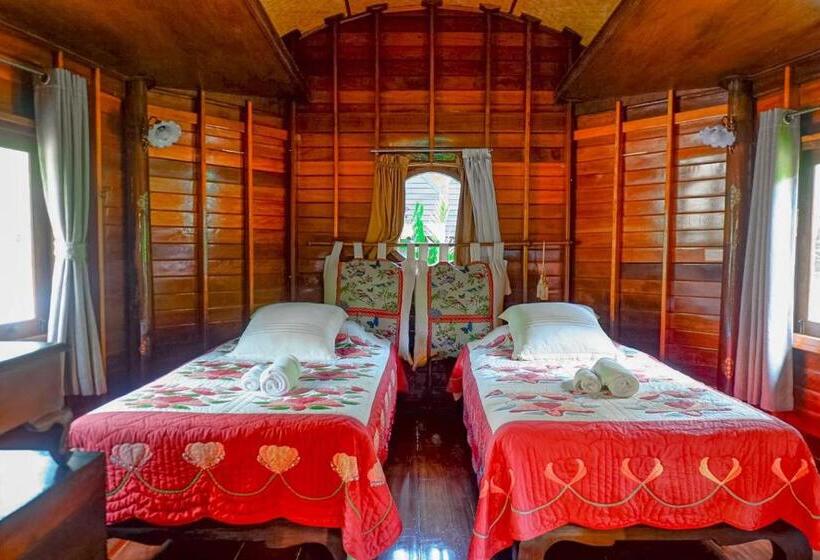 Kaengkrachan Boathouse Paradise Resort