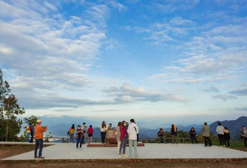Kaengkrachan Boathouse Paradise Resort