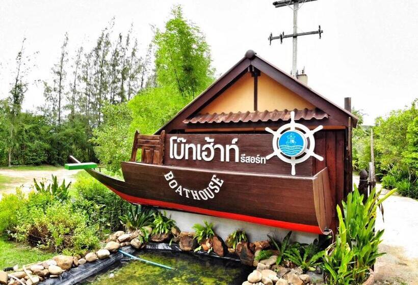 Kaengkrachan Boathouse Paradise Resort