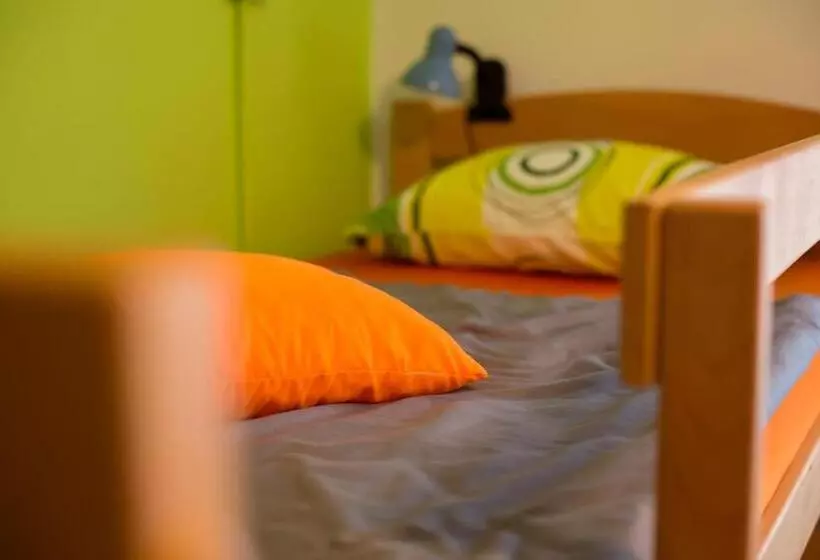 پانسیون Guesthouse Adi