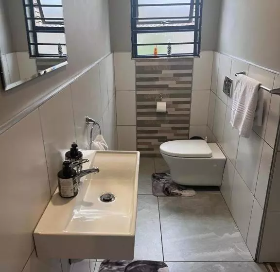 ペンション Kwasiya Guest House