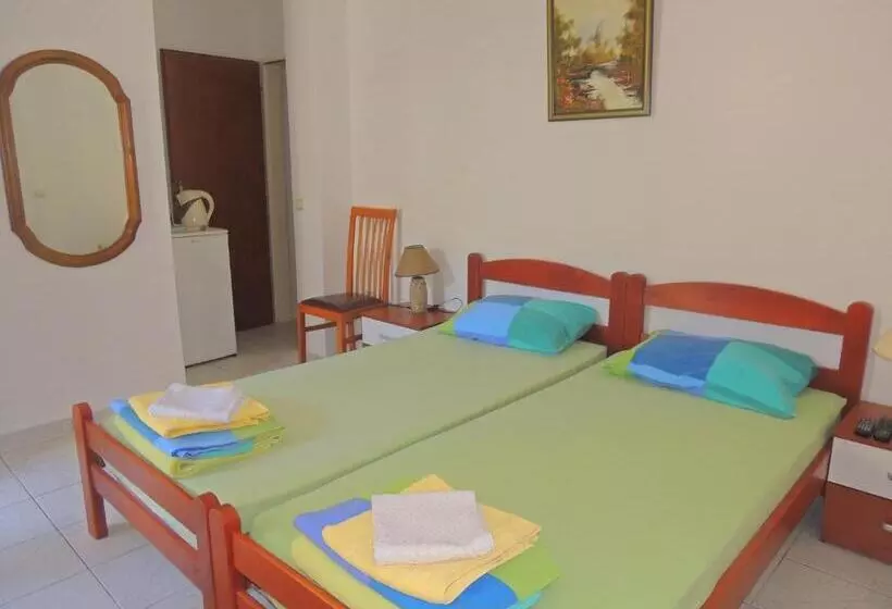 پانسیون Rooms Villa Desa