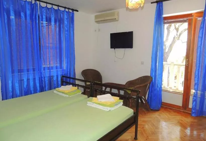پانسیون Rooms Villa Desa