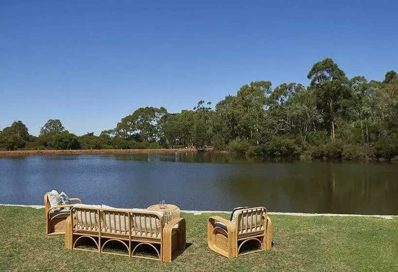 Eight Willows Retreat