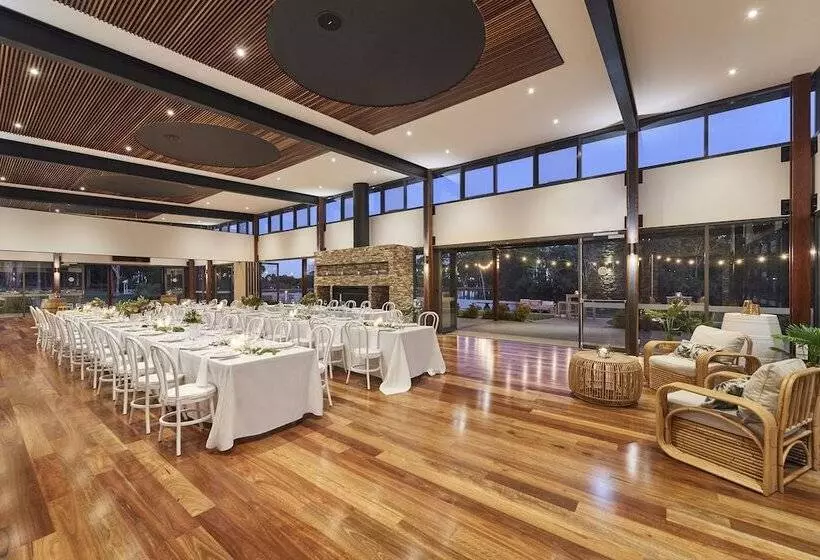 Eight Willows Retreat