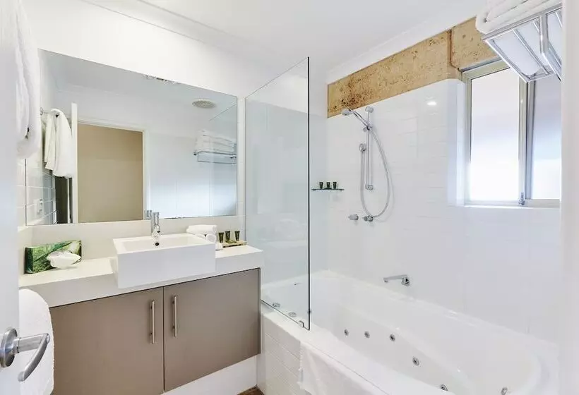 Eight Willows Retreat