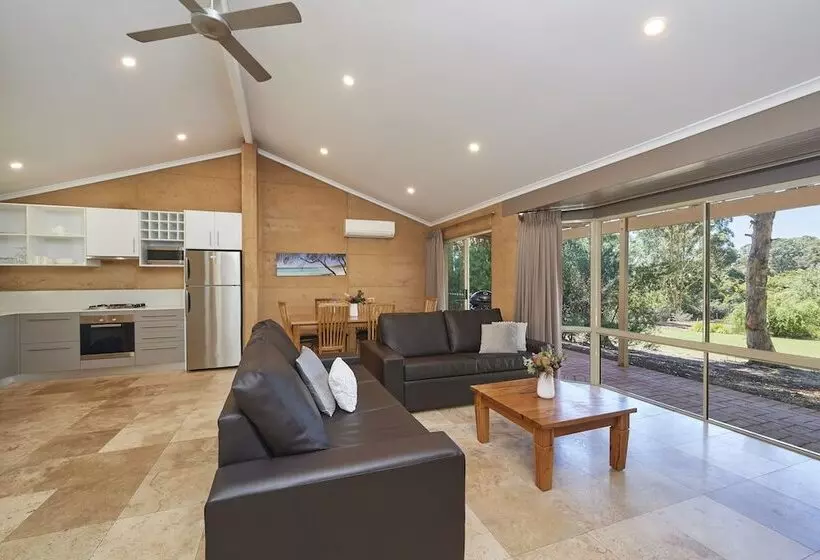 Eight Willows Retreat