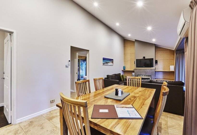 Eight Willows Retreat