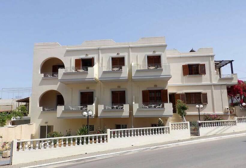 בית מלון כפרי Alexandra