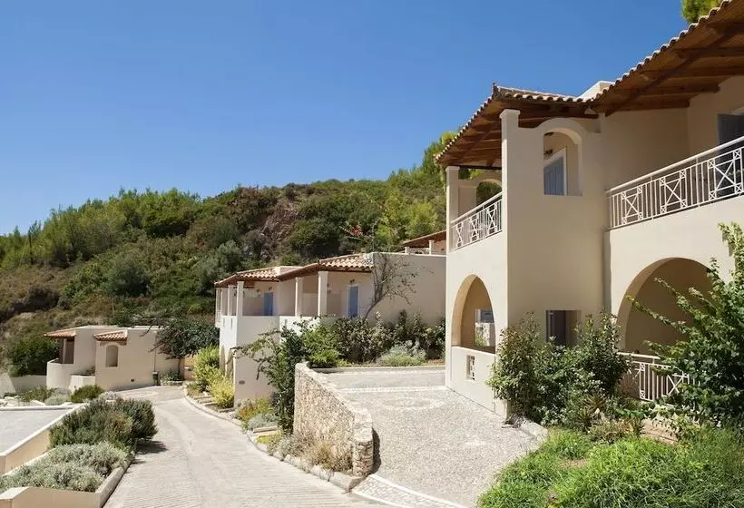 هتل Alonissos Beach Bungalows And Suites