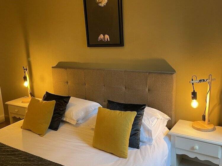 Отель Manoir De La Bégaudière