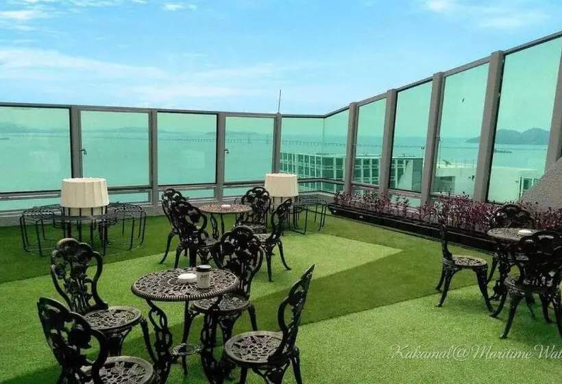 Hotel Maritime Luxury Suites