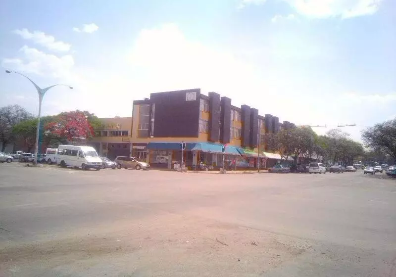 پانسیون Bulawayo Central Lodge