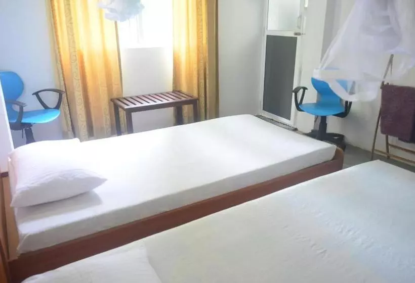 פנסיון Holiday Inn Unawatuna