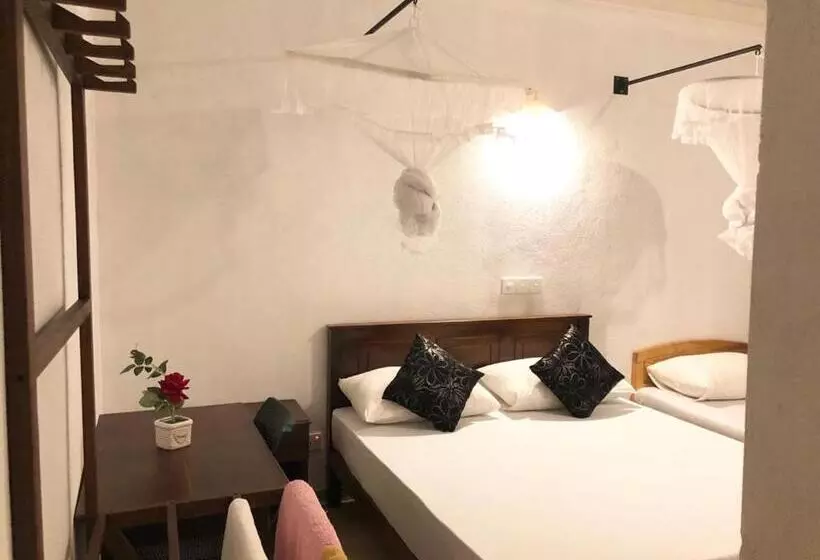 פנסיון Holiday Inn Unawatuna