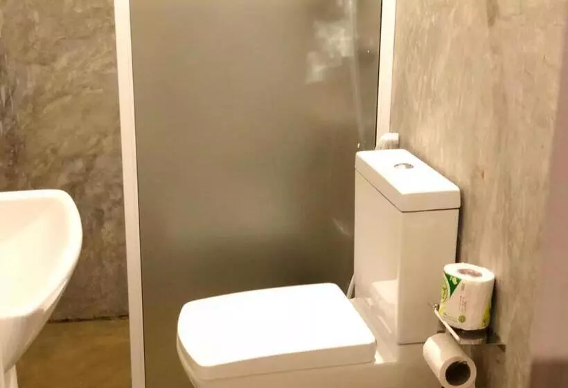 פנסיון Holiday Inn Unawatuna