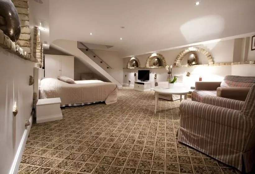 پانسیون Real House