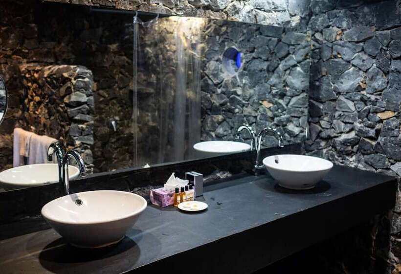 Resort Stevensons At Manase