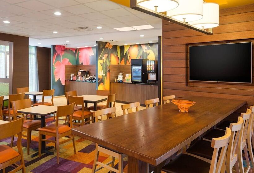 Отель Fairfield Inn & Suites By Marriott Athens