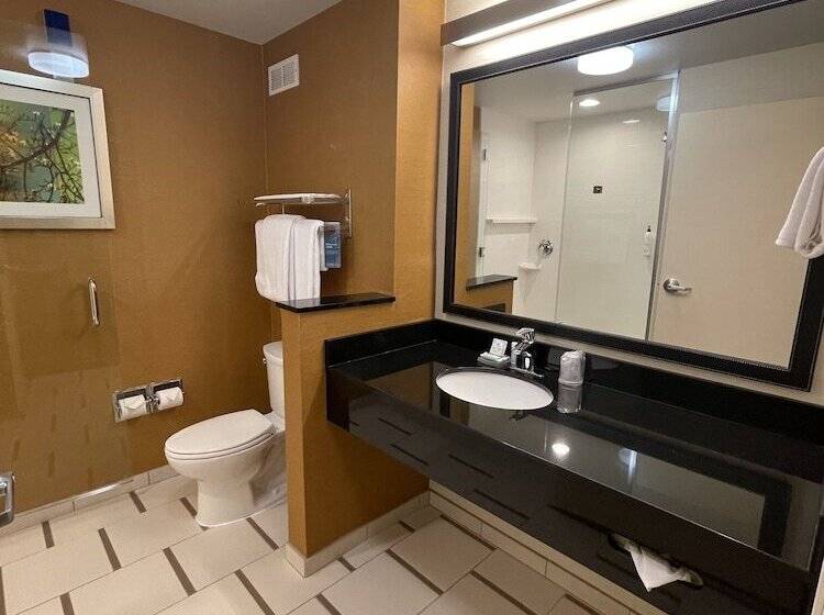 Отель Fairfield Inn & Suites By Marriott Athens