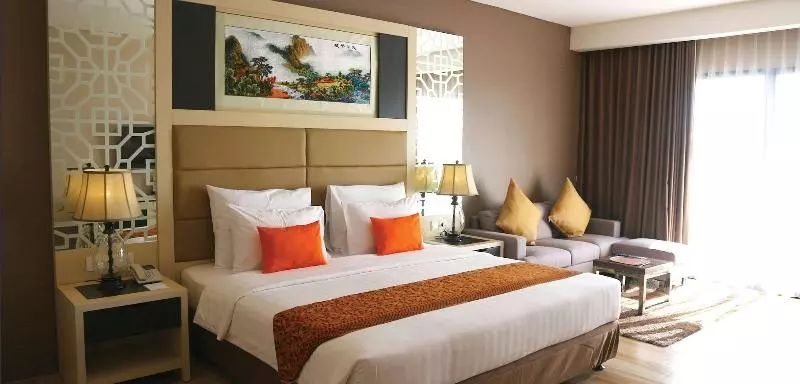 فندق Golden Tulip Essential Belitung